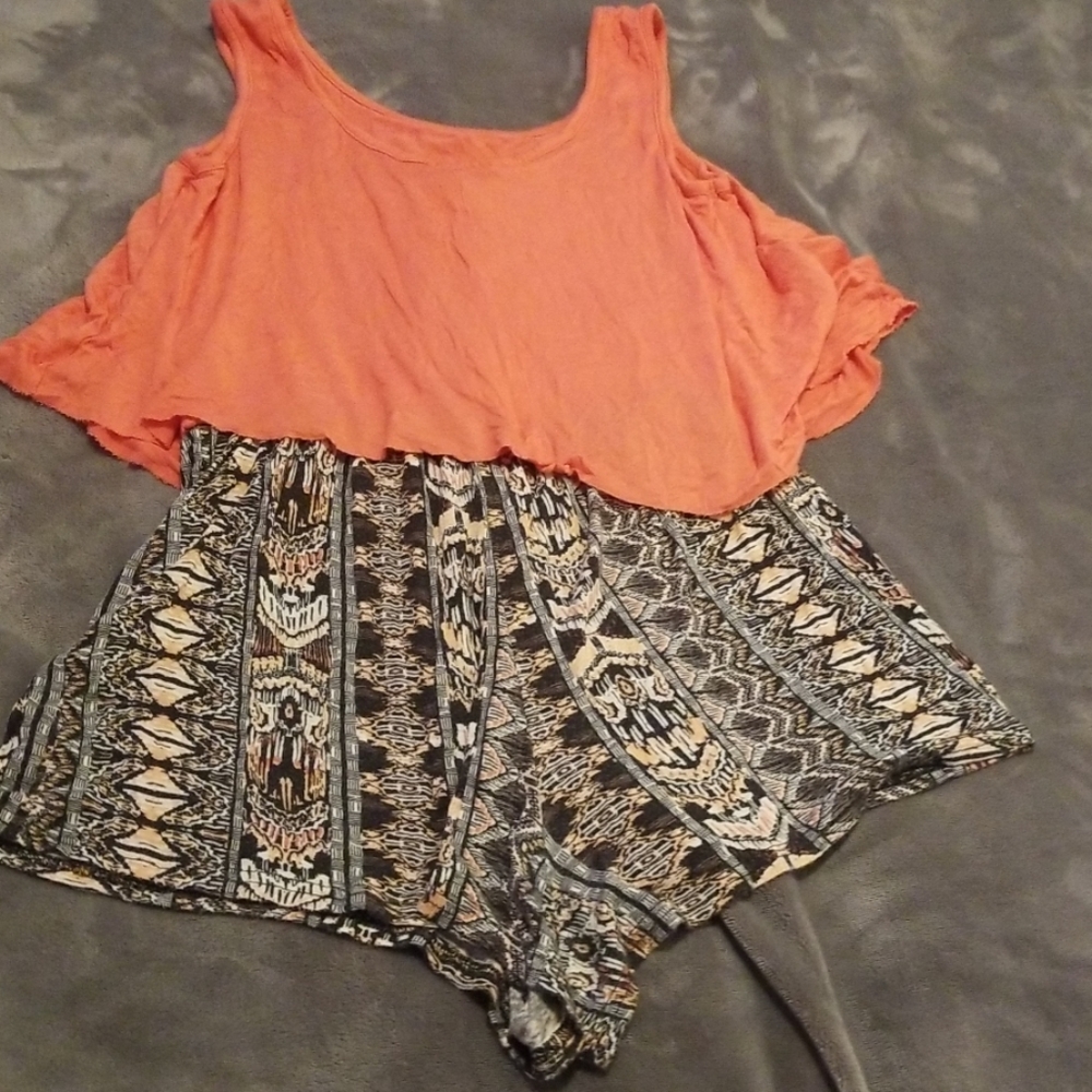 Romper - Picture 2 of 2